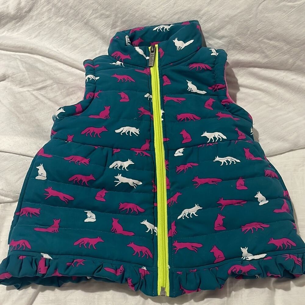 Hatley 5 green hot pink white fox vest ruffled hemline nwot